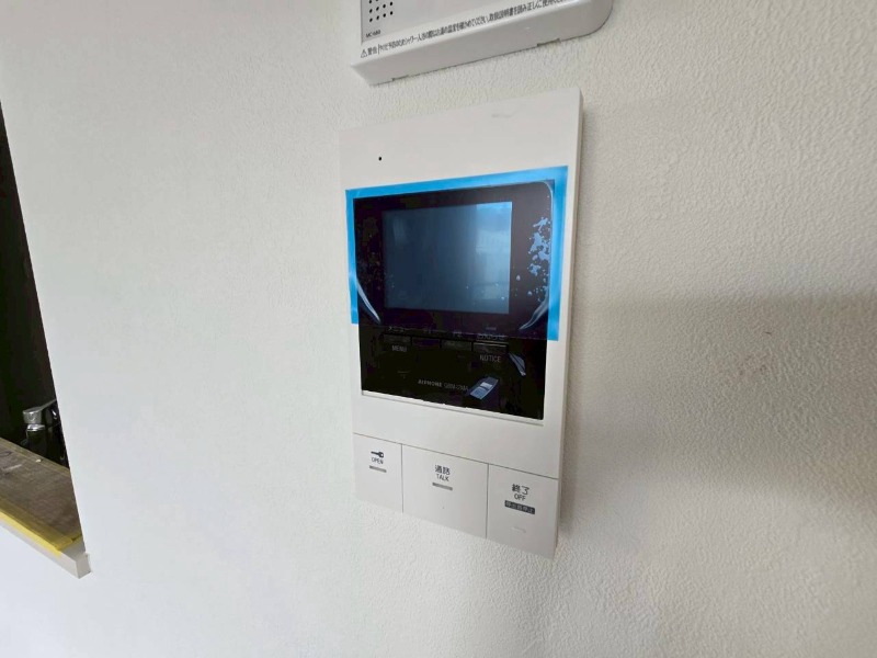 セキュリティ　ＴＶモニター付インターホンです。来客者の顔が見えるので安心！