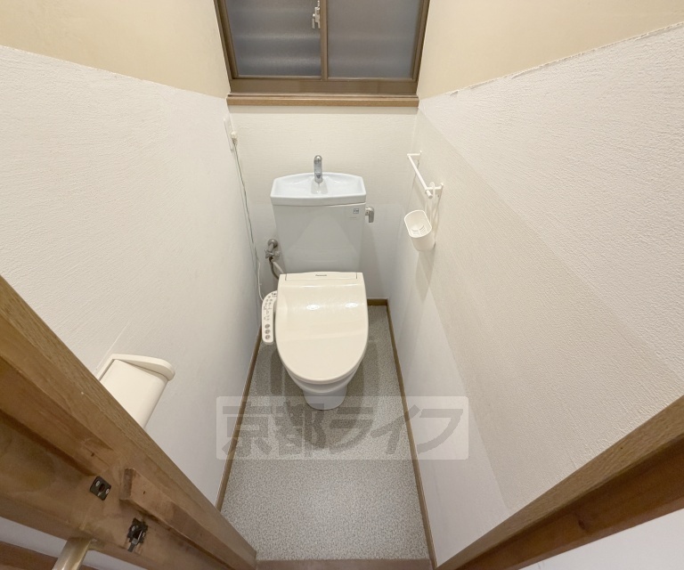 大枝沓掛町貸家のトイレ写真