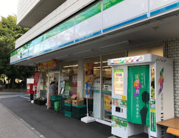 コンビニ　ファミリーマート 桜丘三丁目店（コンビニ）まで355m