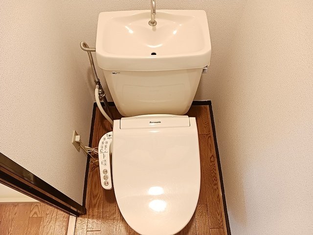 トイレ　清潔感のあるトイレです