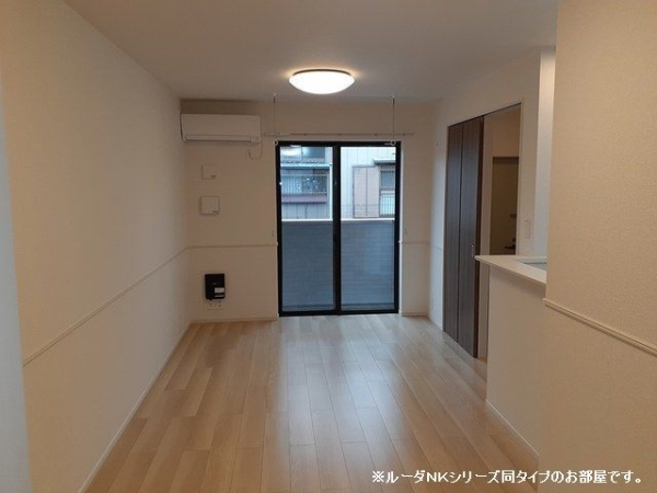 居室・リビング　※参考写真　同建築メーカー施工の同間取完成他物件のものです。