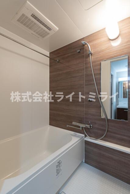 バス・シャワールーム　※写真は同タイプ住戸です。