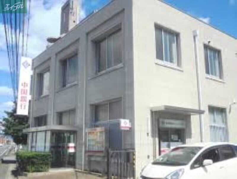 銀行　中国銀行津高支店（銀行）まで299m