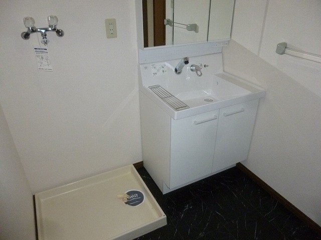 洗面設備　※写真は別部屋のものです。（参考）