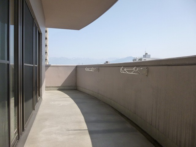 バルコニー　※写真は別部屋のものです。（参考）