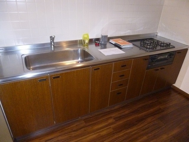 キッチン　※写真は別部屋のものです。（参考）