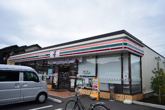 コンビニ　セブンイレブン 平塚中里店（コンビニ）まで515m
