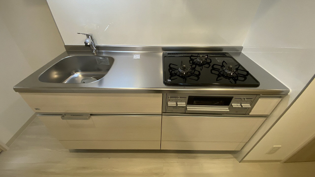 キッチン　写真は同マンションの他のお部屋のものです