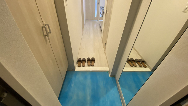 玄関　写真は同マンションの他のお部屋のものです