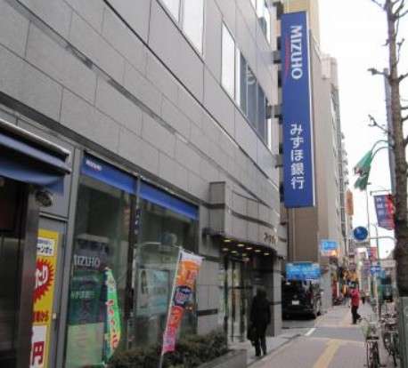 銀行　みずほ銀行笹塚支店（銀行）まで151m