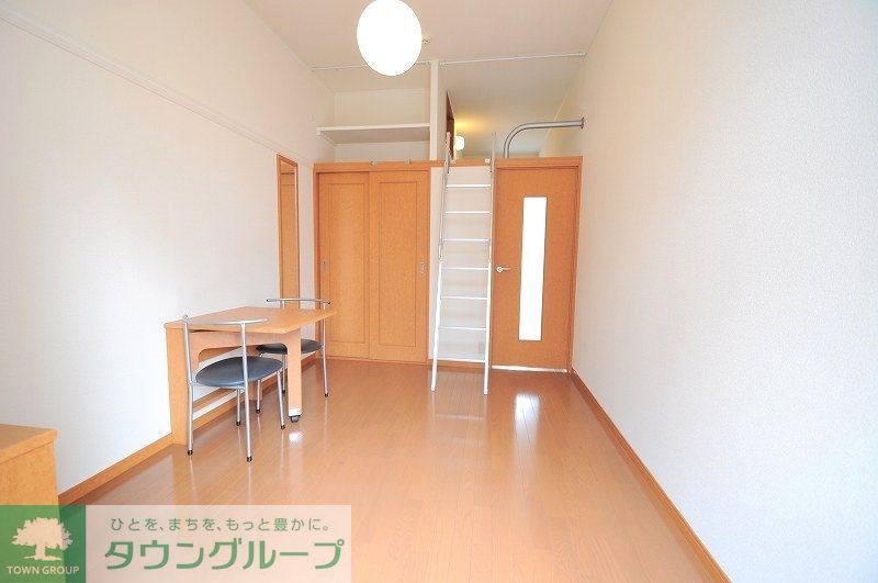 居室・リビング　仕様・設備は原状と異なる場合有。現状優先