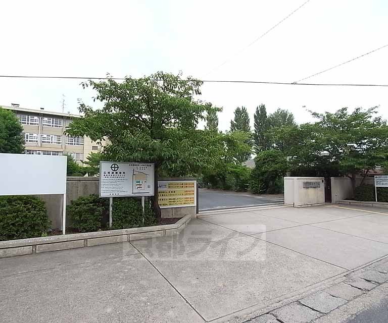 中学校　培良中学校（中学校）まで662m