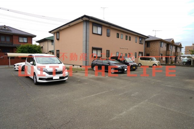 駐車場　車をお持ちの方に嬉しい駐車場付きの物件です