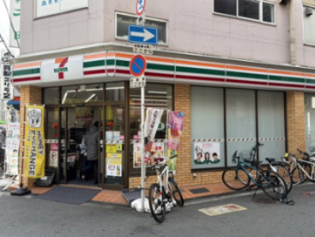 コンビニ　セブンイレブン 大阪日本橋オタロード店（コンビニ）まで287m