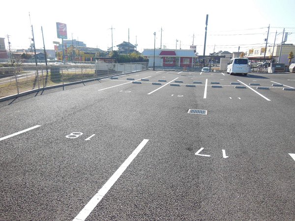 駐車場　駐車場