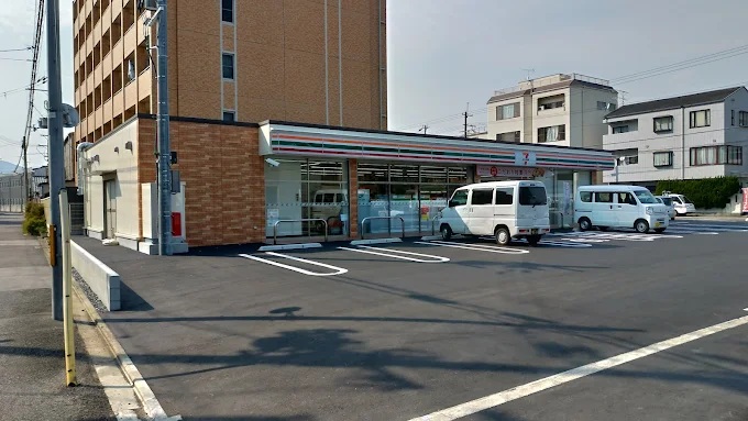 コンビニ　セブンイレブン 吉祥院仁木ノ森店（コンビニ）まで80m