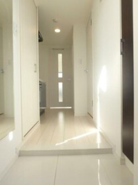 玄関　同仕様の別部屋画像