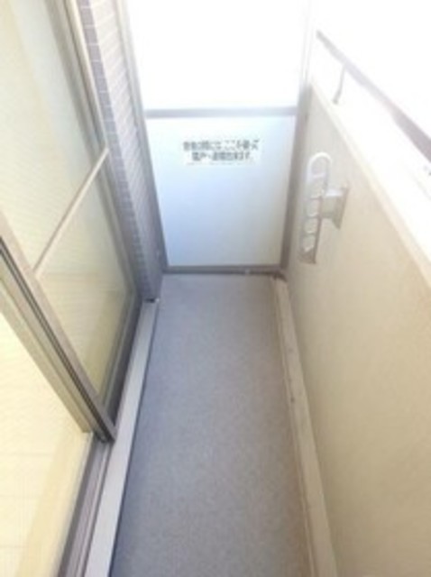 バルコニー　同仕様の別部屋画像