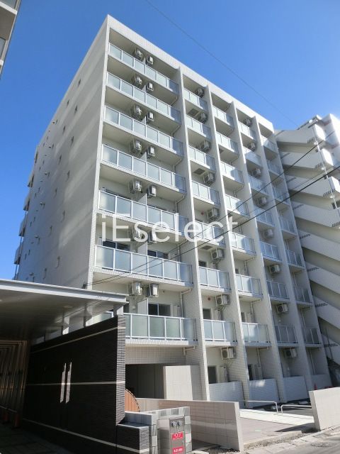 建物外観　2018年完成の鉄筋コンクリート造ですよ！