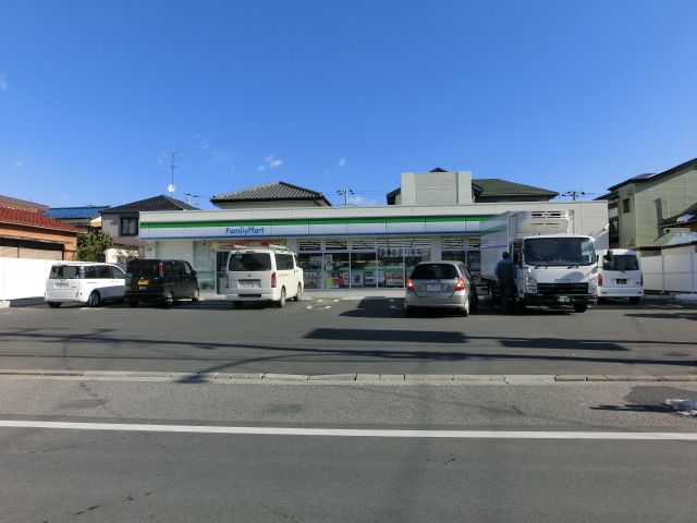 コンビニ　ファミリーマート（コンビニ）まで233m