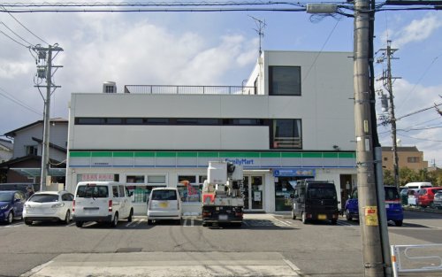 コンビニ　ファミリーマート 一宮市民病院前店（コンビニ）まで366m
