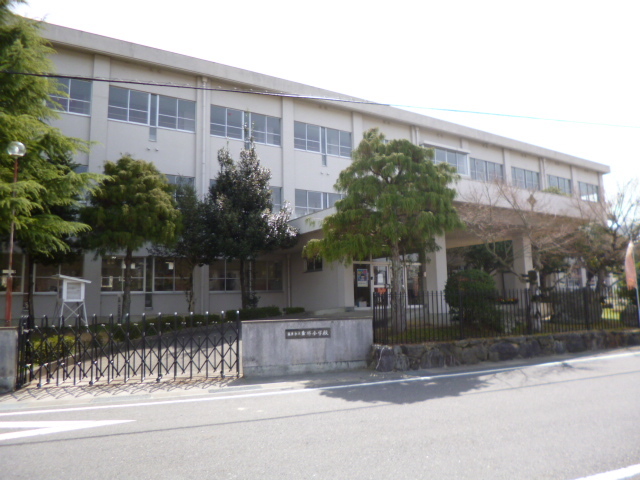 小学校　栗東市立金勝小学校（小学校）まで1758m