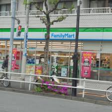 コンビニ　ファミリーマート 小滝橋通り店（コンビニ）まで4m