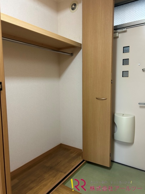 その他　クローゼット　玄関