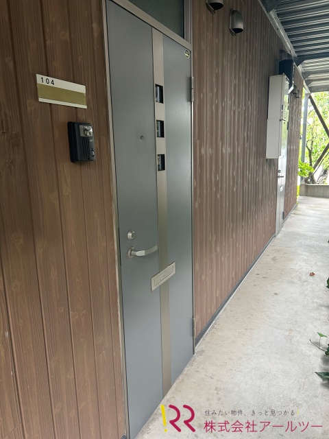 玄関　玄関ドア