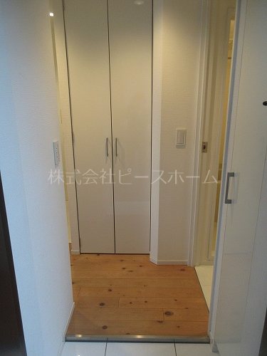 玄関　※別号室参考写真