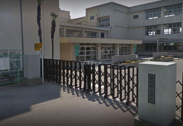 小学校　甲斐市立竜王南小学校（小学校）まで648m