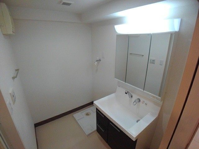 洗面設備　別号室の写真です（現状を優先します）