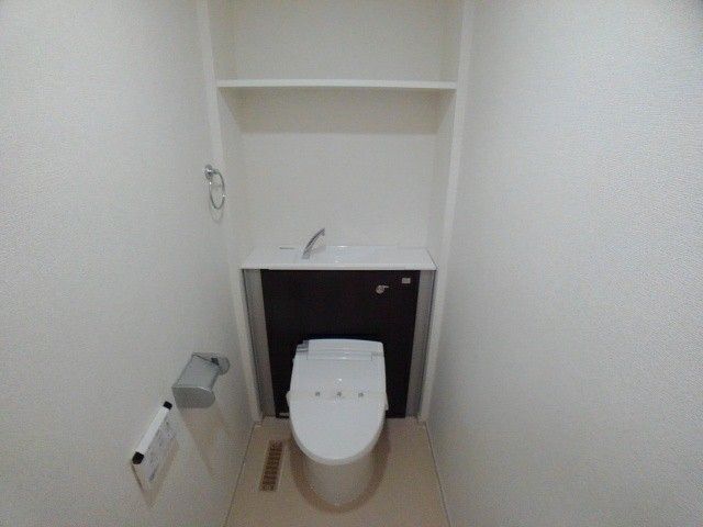 トイレ　別号室の写真です（現状を優先します）