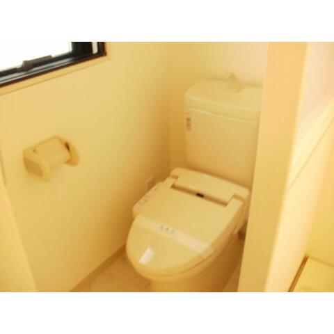 トイレ　ウォシュレット付きが嬉しいトイレです