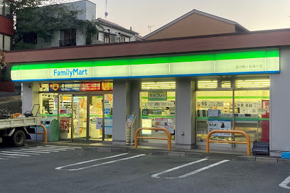 コンビニ　ファミリーマート品川桐ヶ谷通り店（コンビニ）まで343m