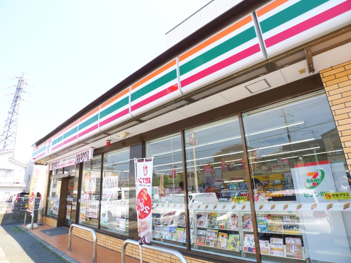 コンビニ　セブンイレブン（コンビニ）まで120m