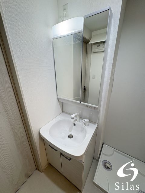 洗面設備　同仕様