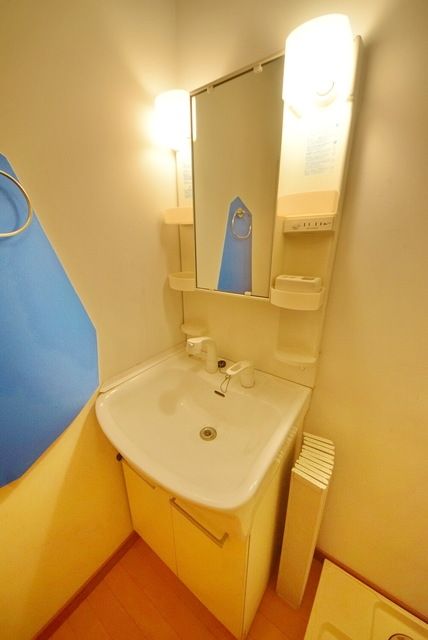洗面設備　独立洗面台です
