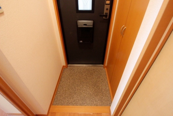 玄関　※別部屋の写真です