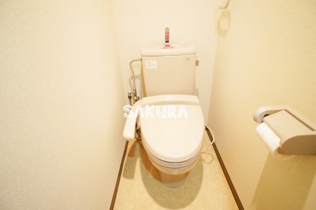 トイレ　落ち着いた色調のトイレです♪