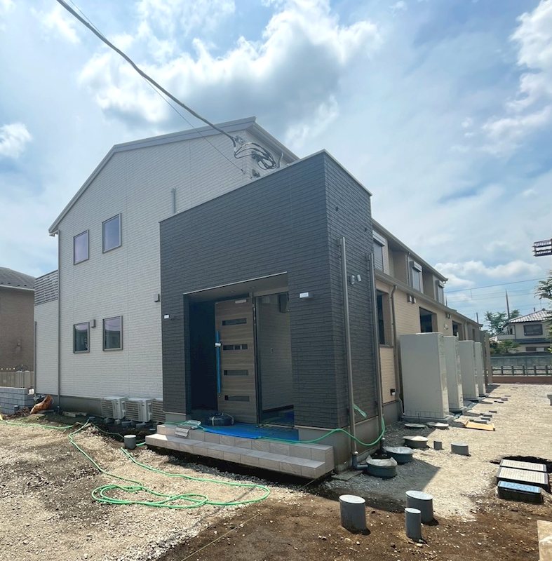 建物外観　※建築中の参考写真です。