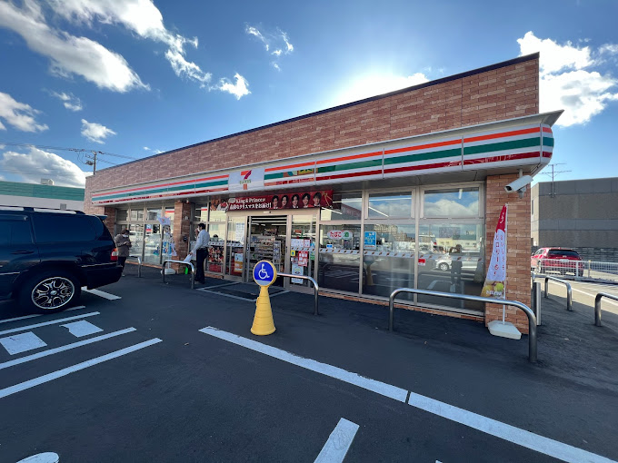 コンビニ　セブンイレブン札幌平岡3条店（コンビニ）まで153m