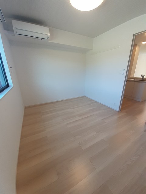 その他部屋・スペース　風通しも良い寝室です☆