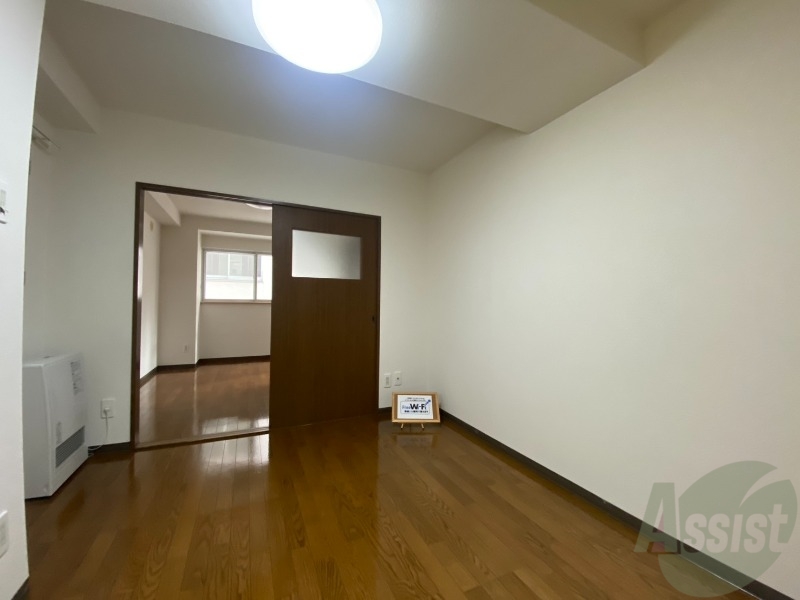 居室・リビング　広くてキレイなお部屋が広がっていて、充実した生活が送れそう。