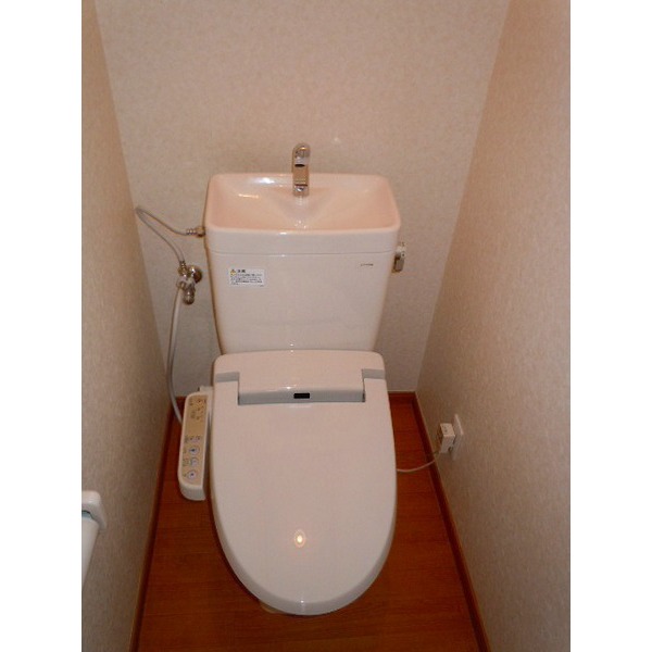 トイレ　ウォシュレット付き
