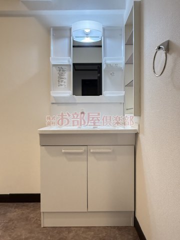 洗面設備　コンパクトで使いやすい洗面所