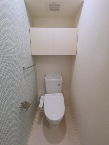 トイレ　温水洗浄便座付き