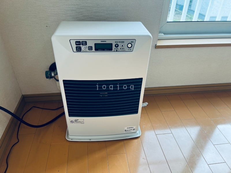 その他設備　冬はあったか石油ストーブです。