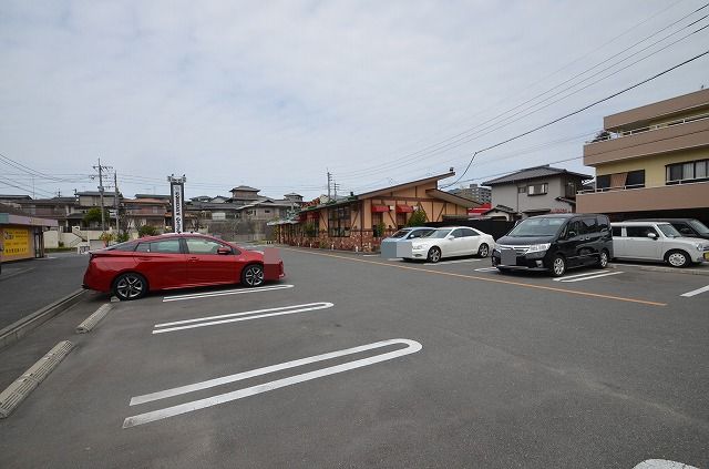 飲食店　コメダ珈琲店 北九州上津役店（飲食店）まで782m
