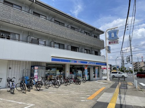 コンビニ　ローソン JR八田駅前店（コンビニ）まで68m